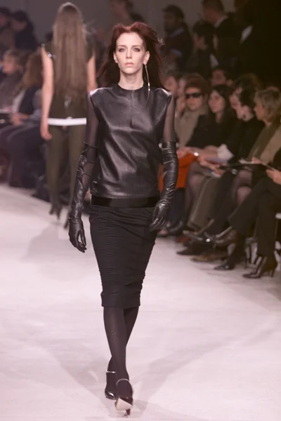 Look 18
